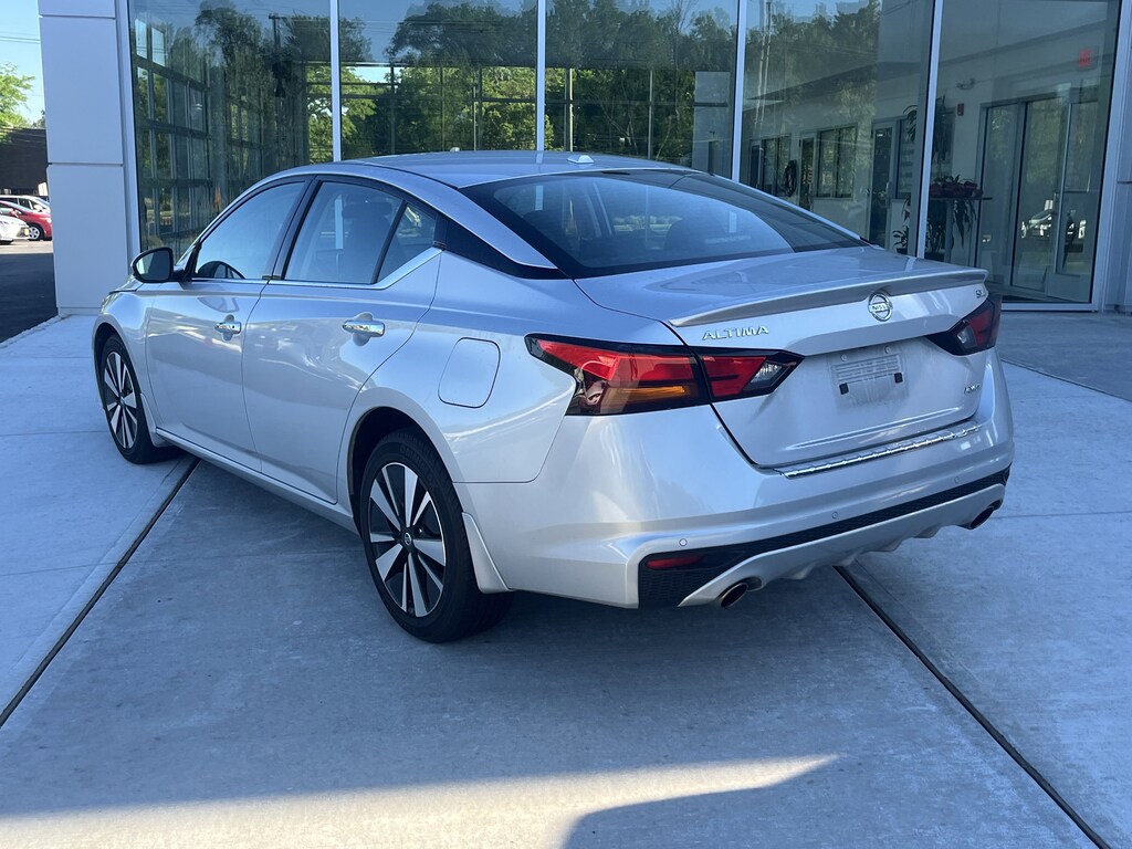 Used 2022 Nissan Altima 2.5 SL Sedan