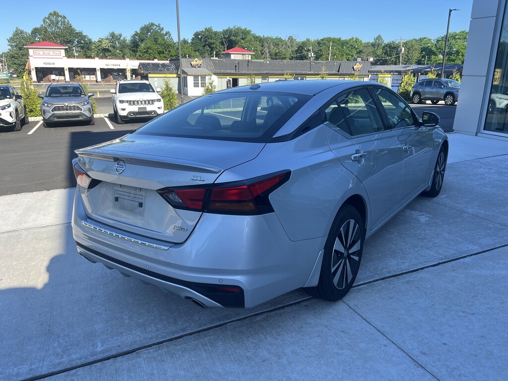 Used 2022 Nissan Altima 2.5 SL Sedan