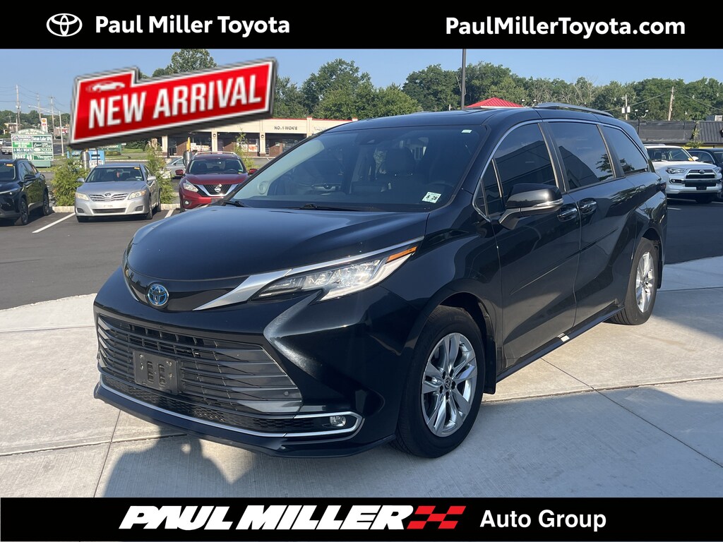 Certified 2023 Toyota Sienna Limited Limited AWD 7-Passenger
