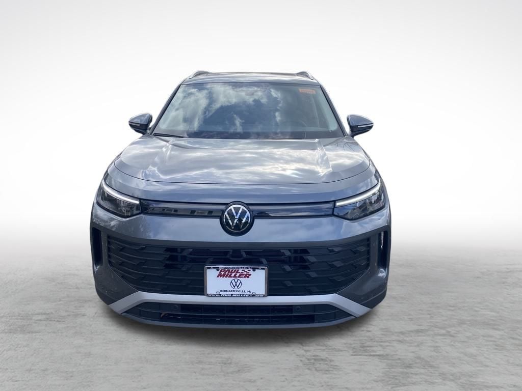 New 2025 Volkswagen Tiguan 2.0T SE SUV