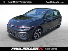 2025 Volkswagen Golf GTI 2.0T SE Hatchback