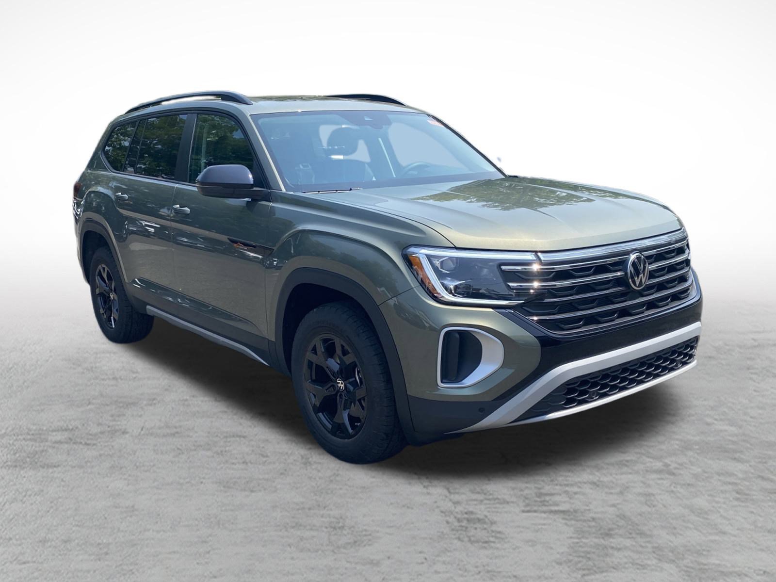 2025 Volkswagen Atlas Peak Edition SE photo 2