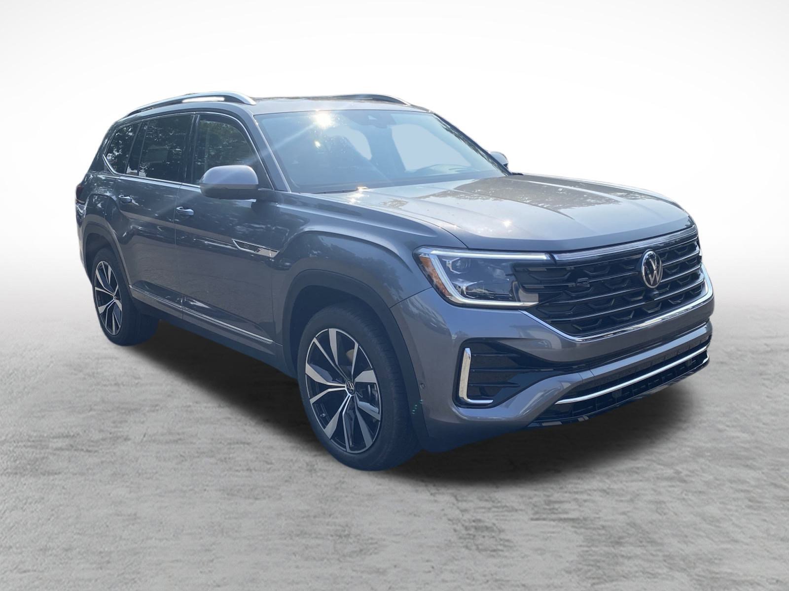 2025 Volkswagen Atlas SEL Premium R-Line photo 3