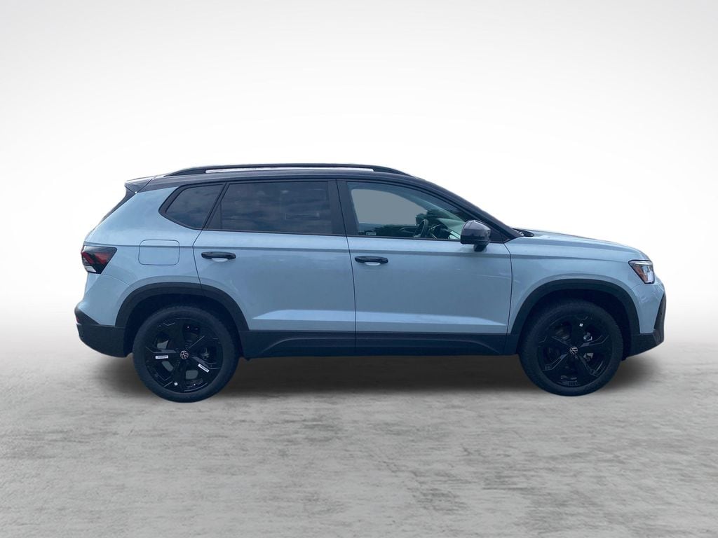 New 2027 Volkswagen Taos 1.5T SE Black SUV