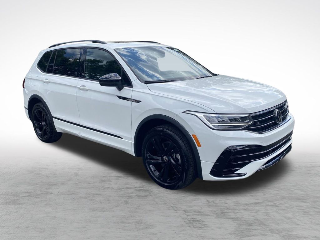 2024 Volkswagen Tiguan SE R-Line Black photo 3