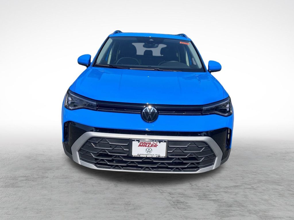 2025 Volkswagen Taos SE photo 2