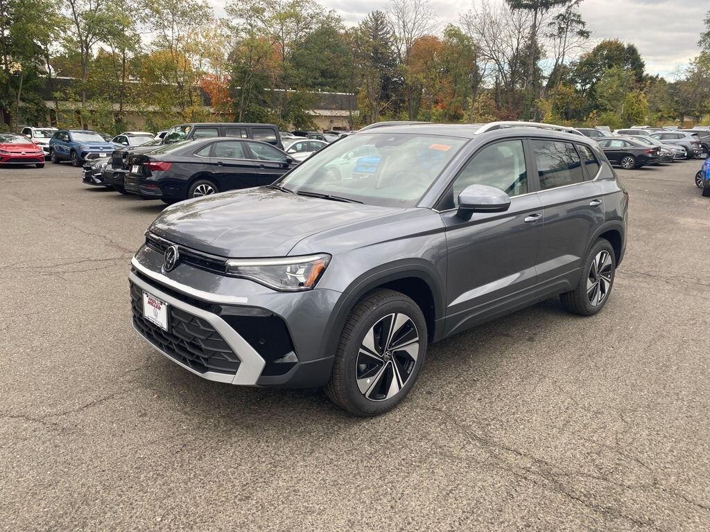 New 2025 Volkswagen Taos 1.5T SE SUV