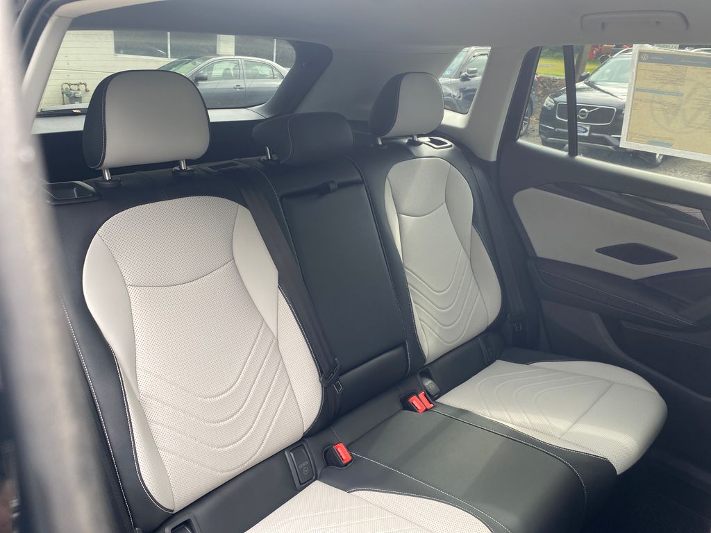2026 Volkswagen Tiguan SE - Photo 23