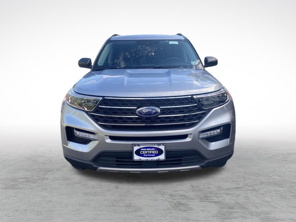 2023 Ford Explorer XLT photo 2