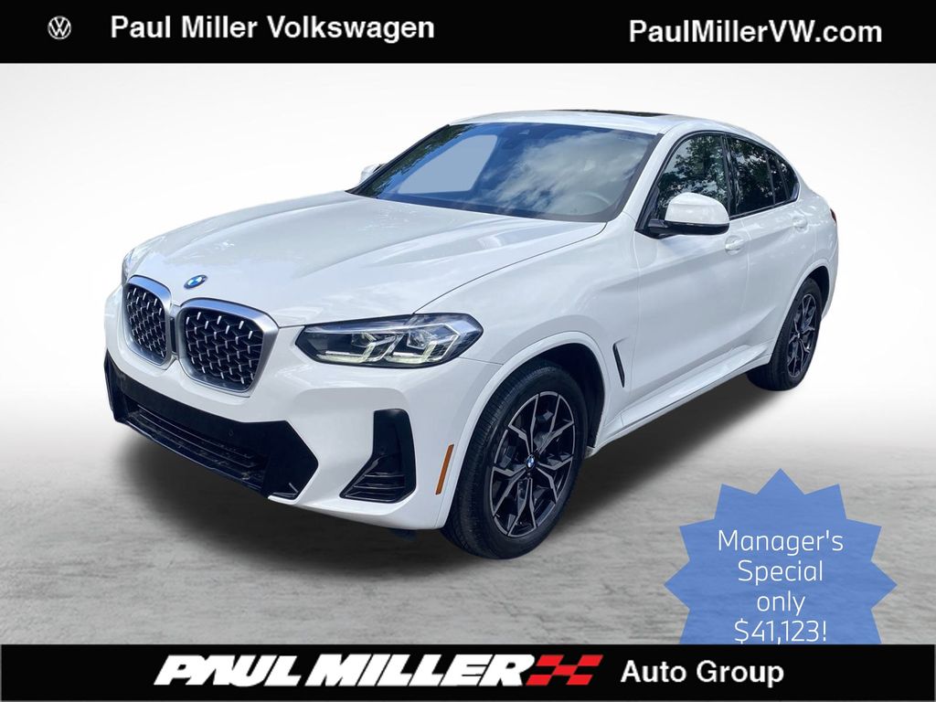2023 BMW X4 30i's photo