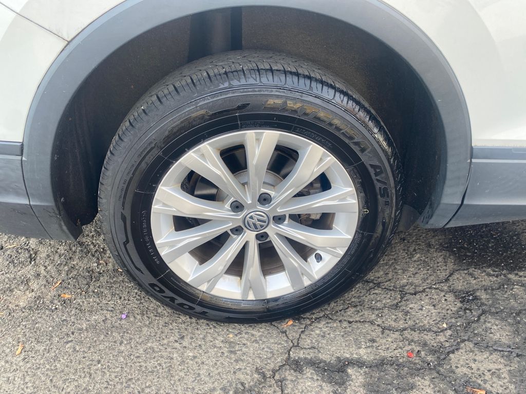 2020 Volkswagen Tiguan S photo 3