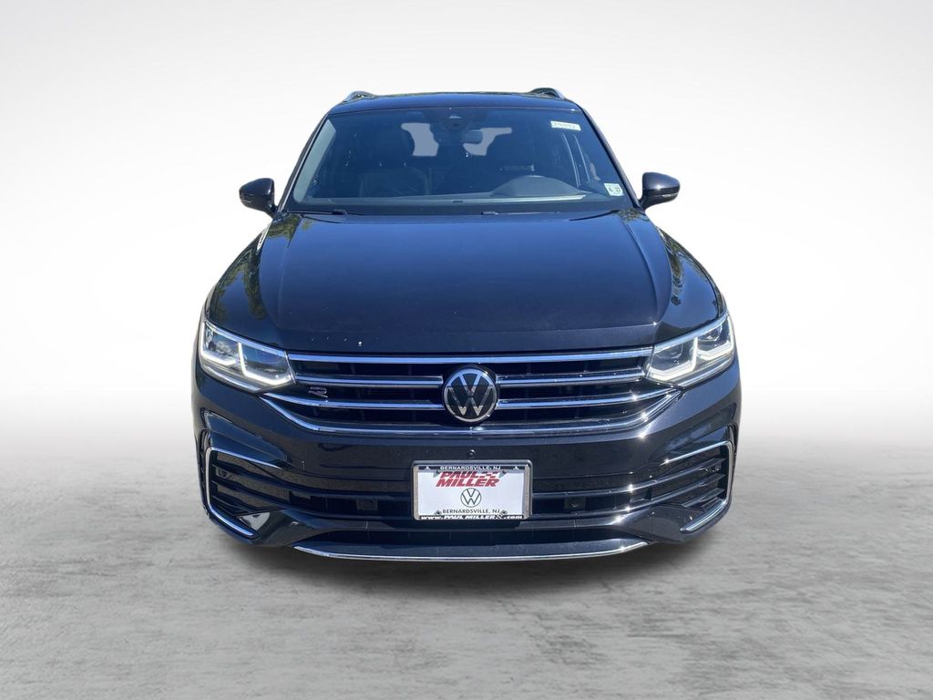 2022 Volkswagen Tiguan SEL Premium R-Line photo 2