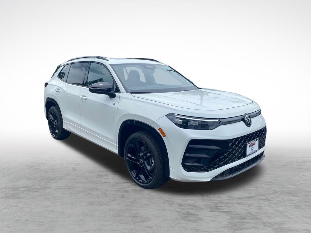 New 2026 Volkswagen Tiguan SE R-Line Black SUV