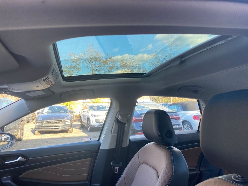2026 Volkswagen Jetta SEL - Photo 13