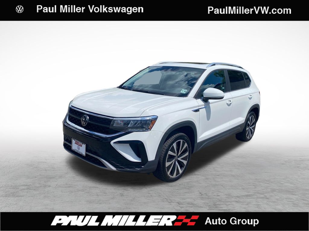 2023 Volkswagen Taos 1.5T SE's photo