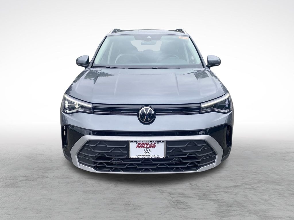 New 2025 Volkswagen Taos 1.5T SE SUV