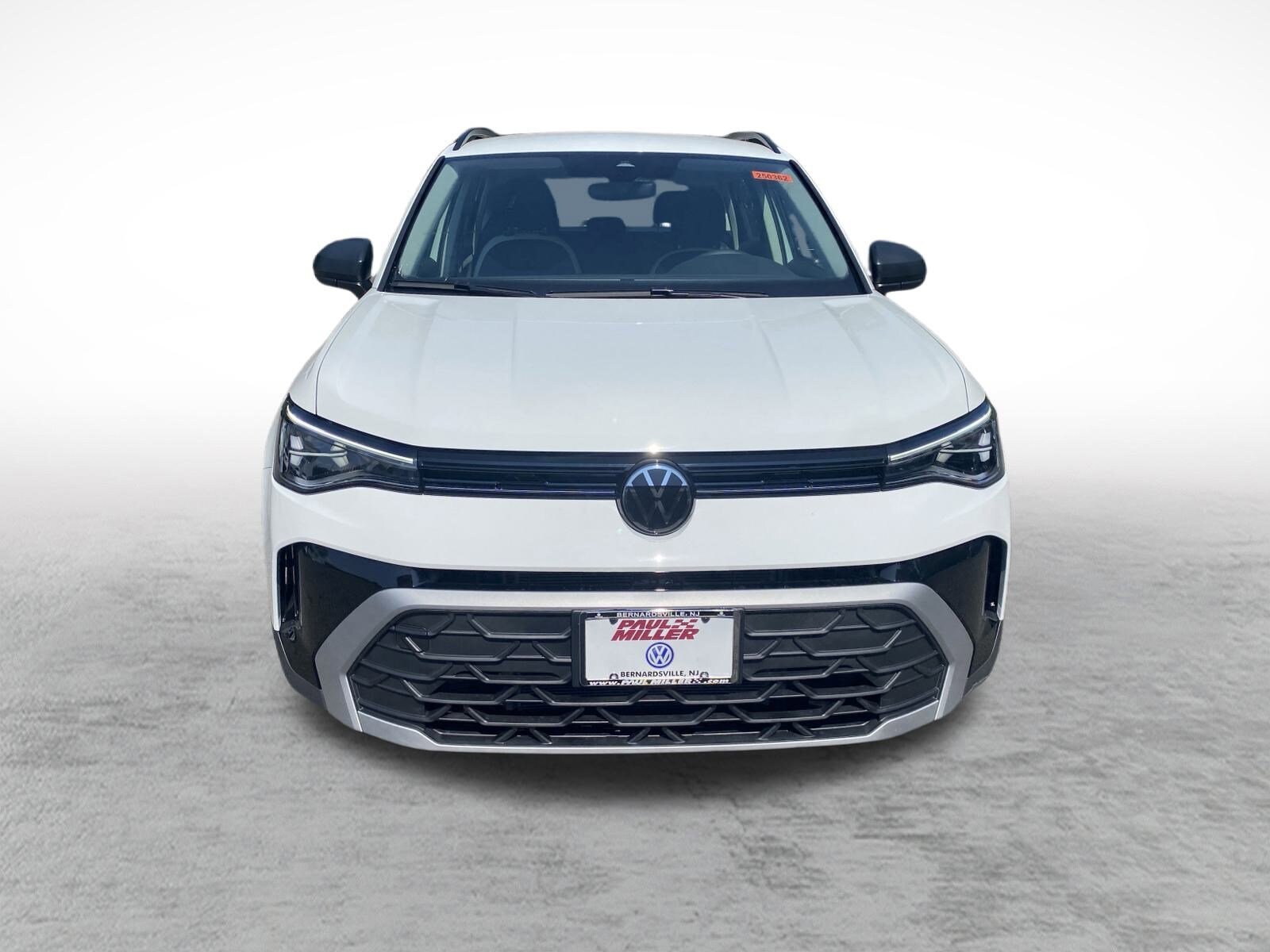 2025 Volkswagen Taos S photo 2