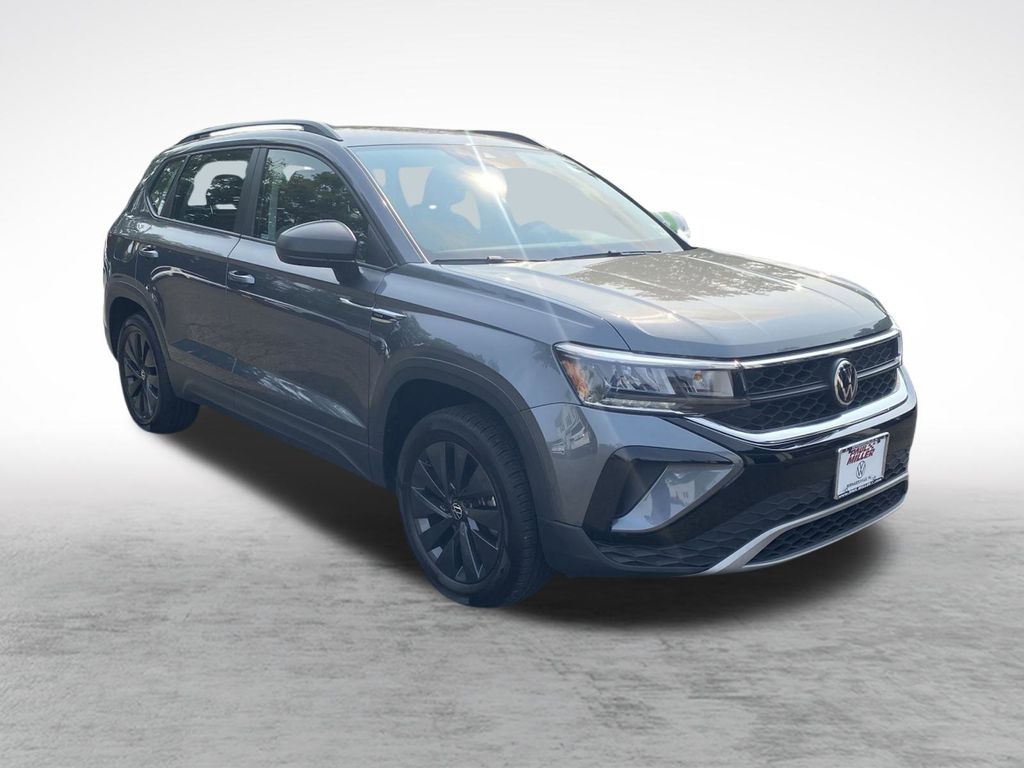 2022 Volkswagen Taos S photo 2