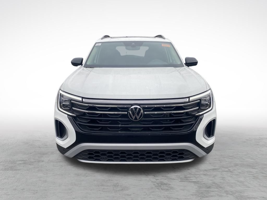 2025 Volkswagen Atlas Peak Edition SE photo 2
