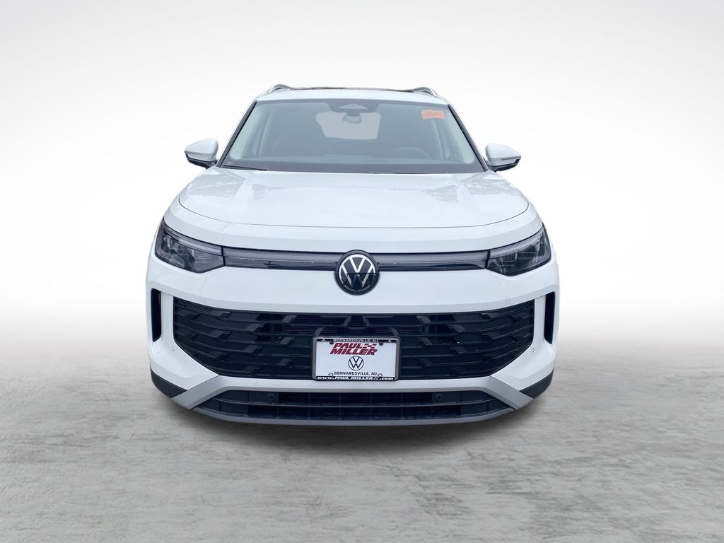 New 2025 Volkswagen Tiguan 2.0T SE SUV