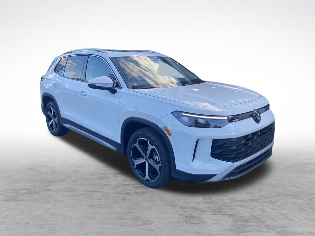 2026 Volkswagen Tiguan SE photo 3