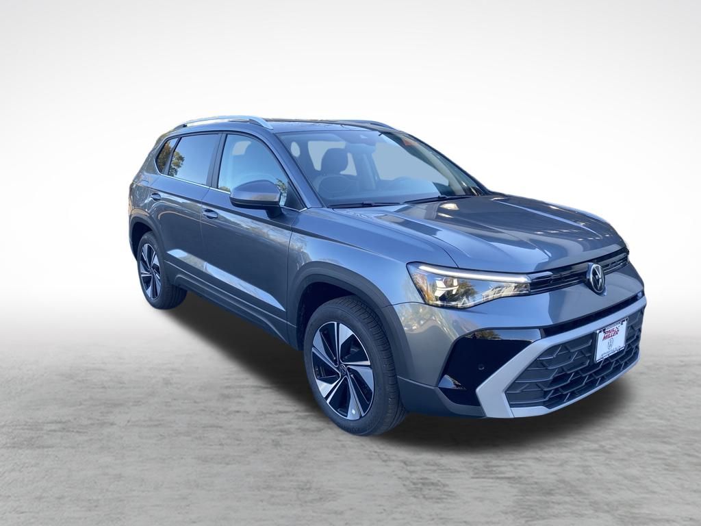 2025 Volkswagen Taos SE photo 3