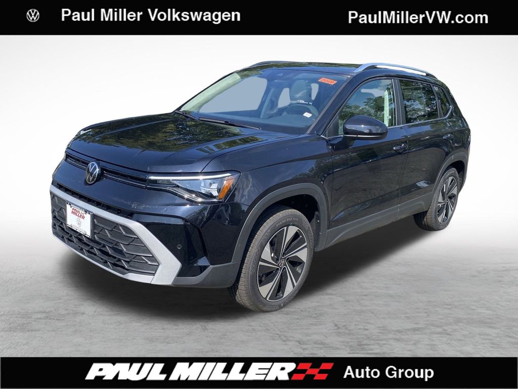 2025 Volkswagen Taos SE's photo