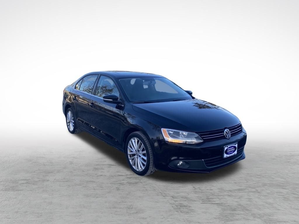 Used 2013 Volkswagen Jetta 2.5L SEL w/Navigation/PZEV Sedan