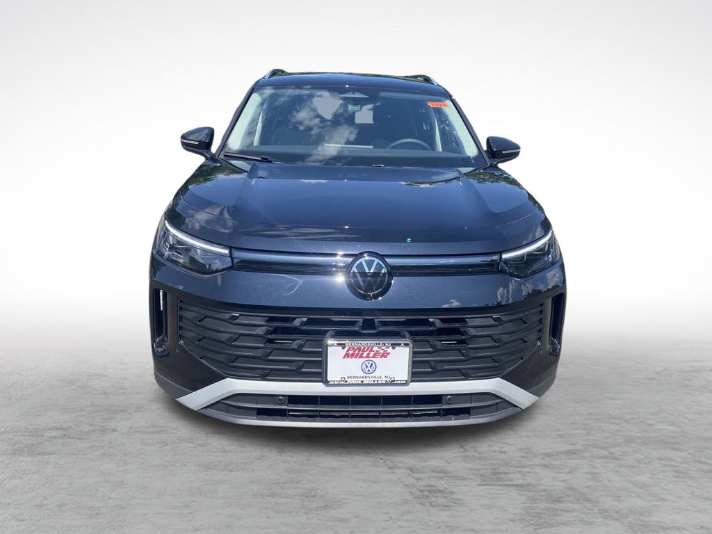 2025 Volkswagen Tiguan S photo 2