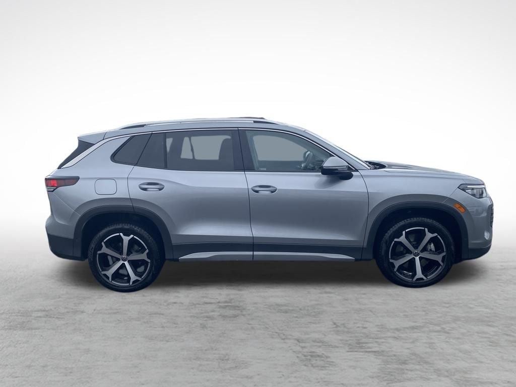 Certified 2025 Volkswagen Tiguan 2.0T SE SUV