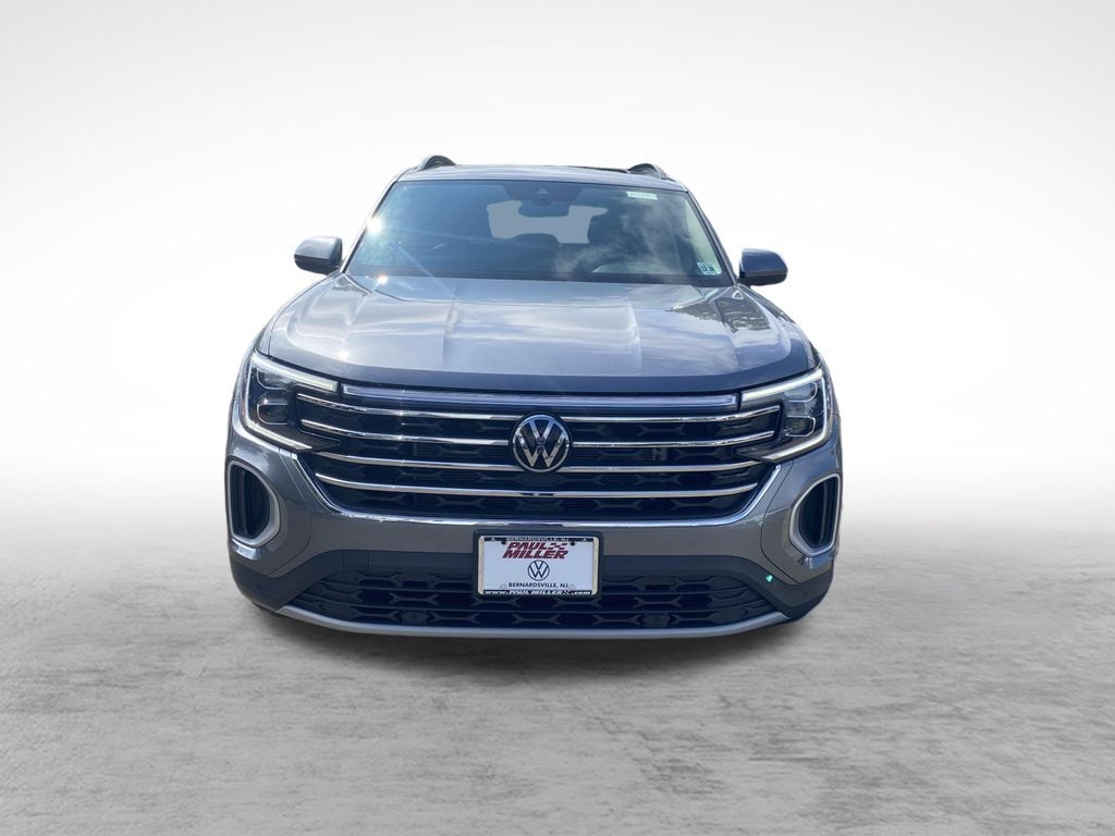 Used 2024 Volkswagen Atlas 2.0T SE w/Technology SUV