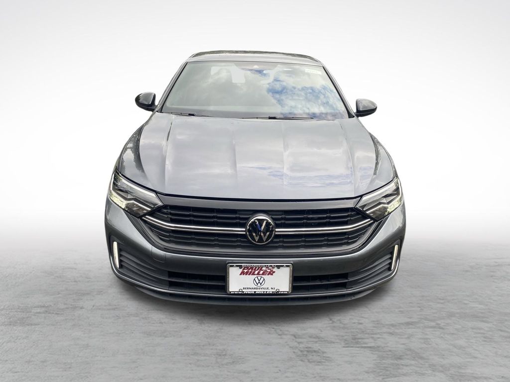 2024 Volkswagen Jetta 1.5T Sport photo 2