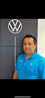 Staff member Henry Mesta from ID_b9b185e85626