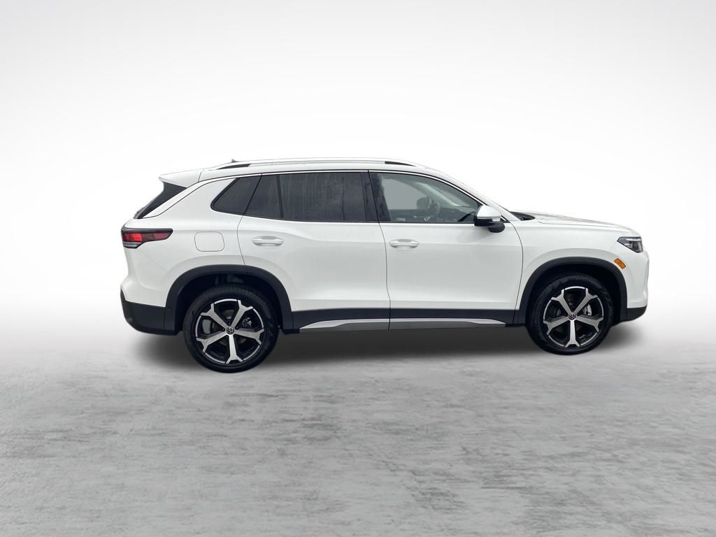 2026 Volkswagen Tiguan SE photo 3