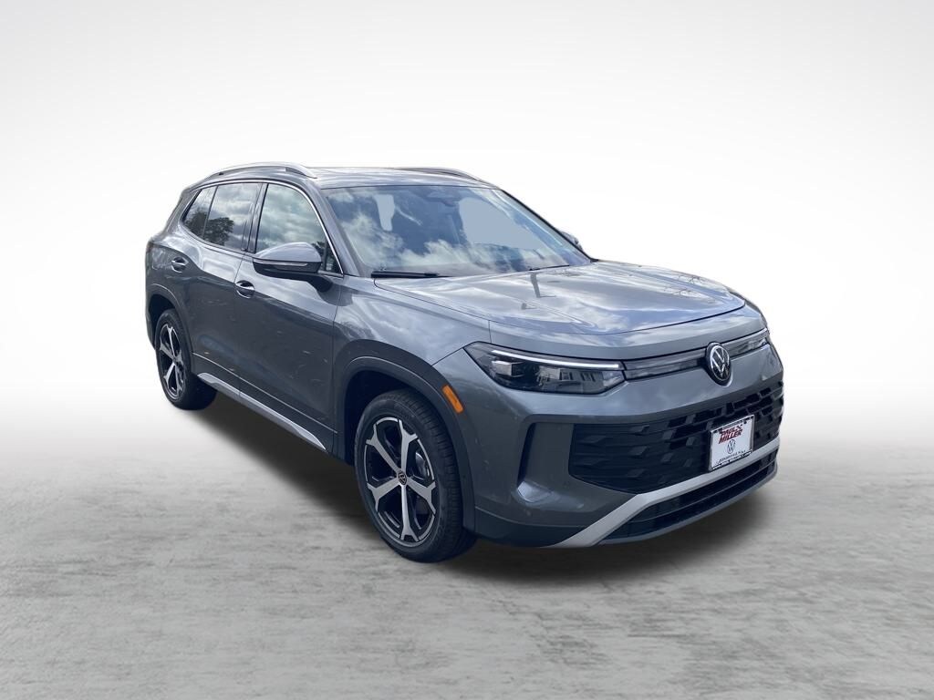 New 2025 Volkswagen Tiguan 2.0T SE SUV
