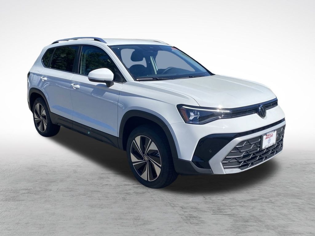 New 2025 Volkswagen Taos 1.5T SE SUV