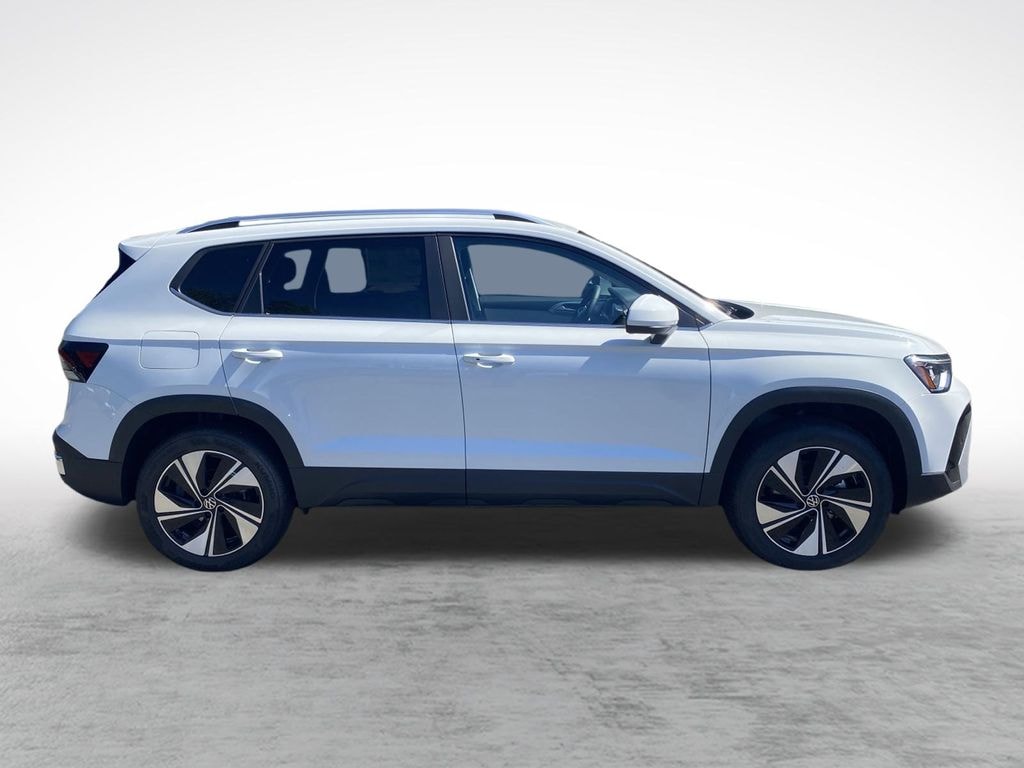 New 2025 Volkswagen Taos 1.5T SE SUV