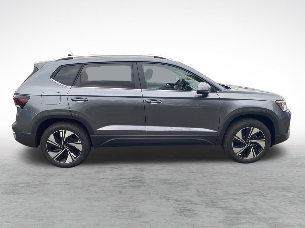 New 2025 Volkswagen Taos 1.5T SE SUV