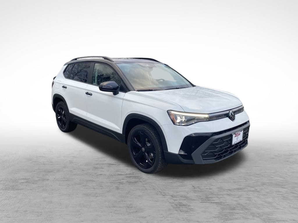 New 2026 Volkswagen Taos 1.5T SE Black SUV