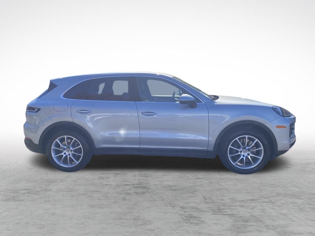 2024 Porsche Cayenne photo 4