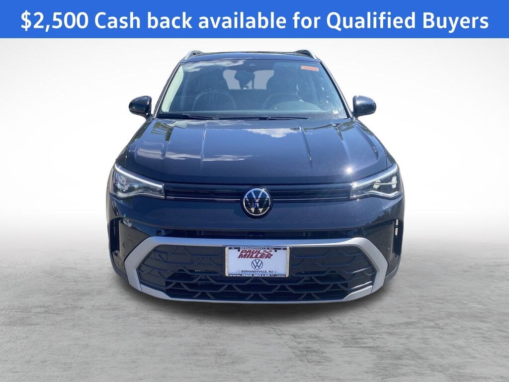 New 2025 Volkswagen Taos 1.5T SE SUV