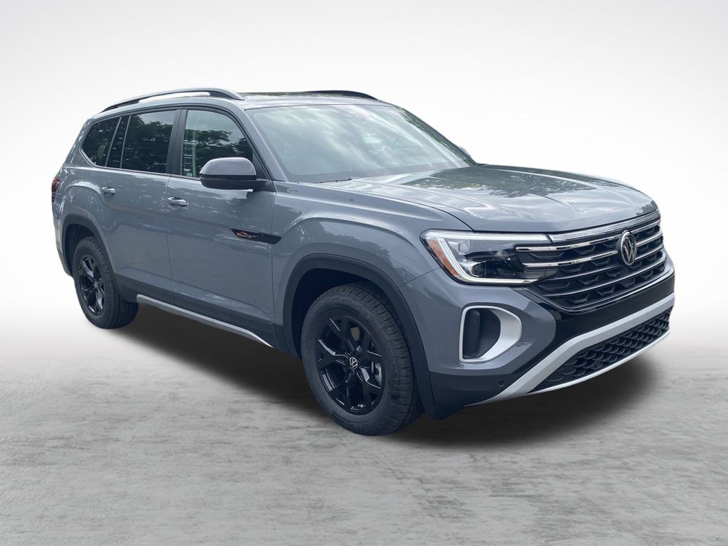 2025 Volkswagen Atlas Peak Edition SE photo 3