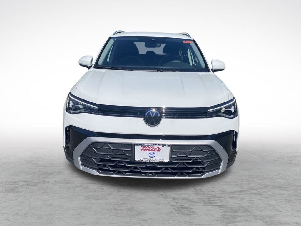 New 2025 Volkswagen Taos 1.5T SE SUV