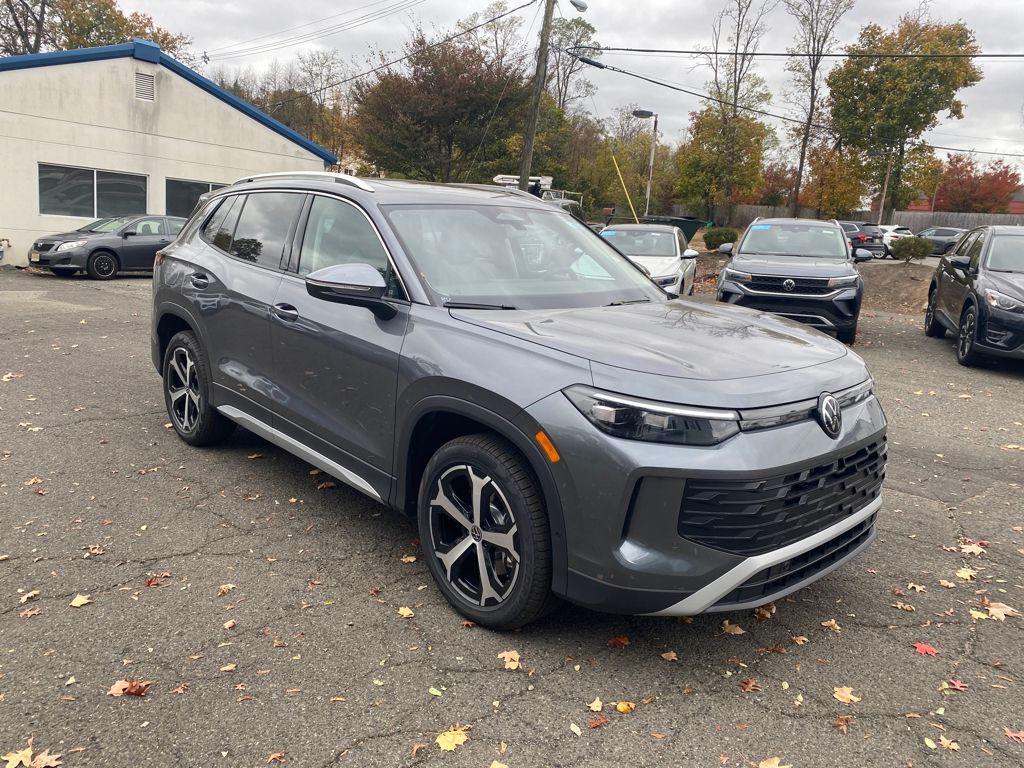 2026 Volkswagen Tiguan SE photo 2