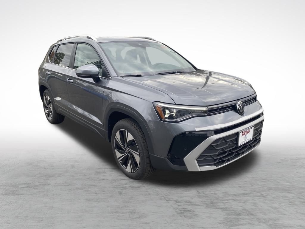 New 2025 Volkswagen Taos 1.5T SE SUV