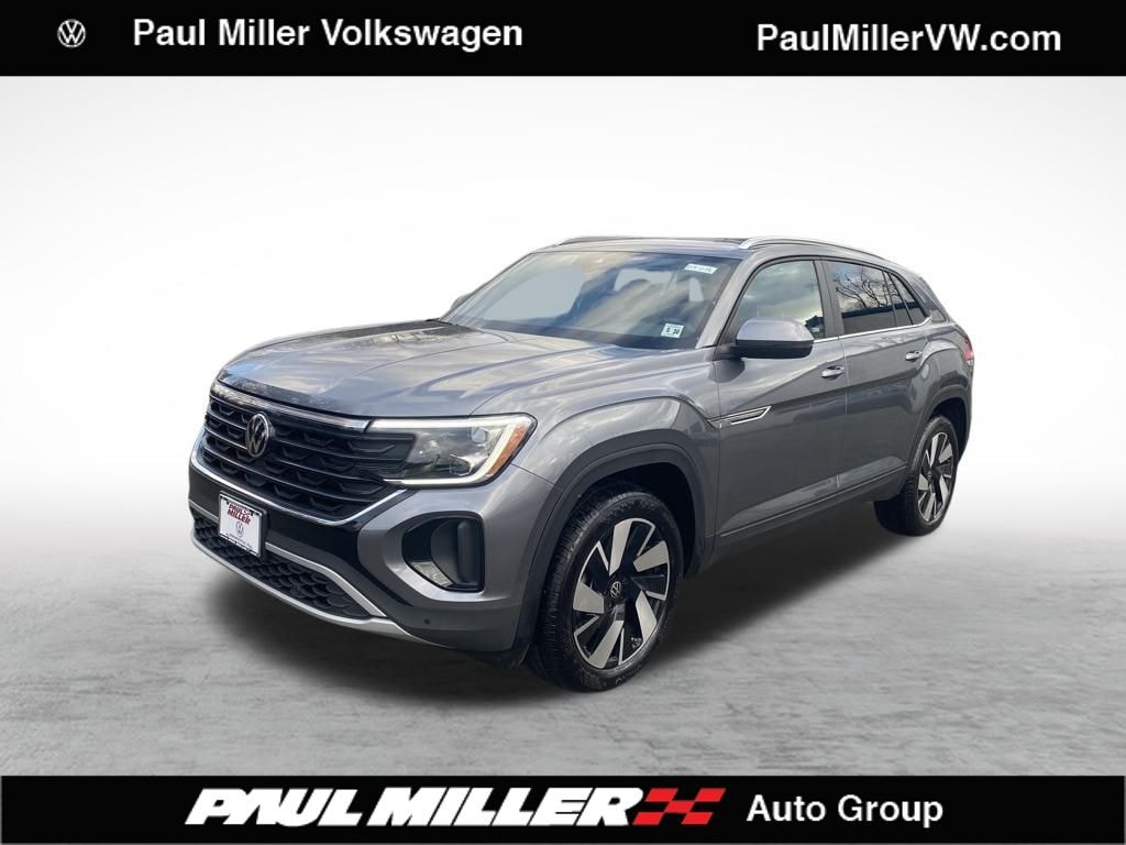 New 2025 Volkswagen Atlas Cross Sport 2.0T SE w/Technology SUV