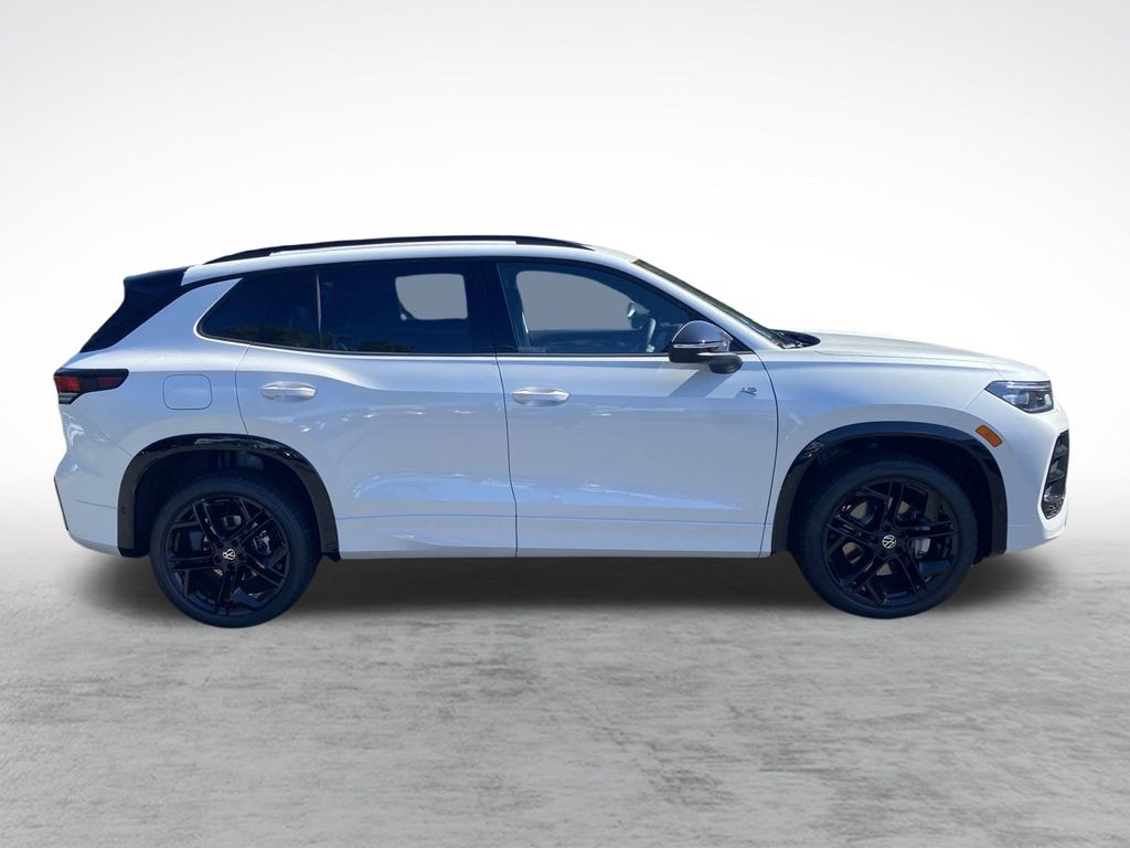 2025 Volkswagen Tiguan SE R-Line Black photo 4