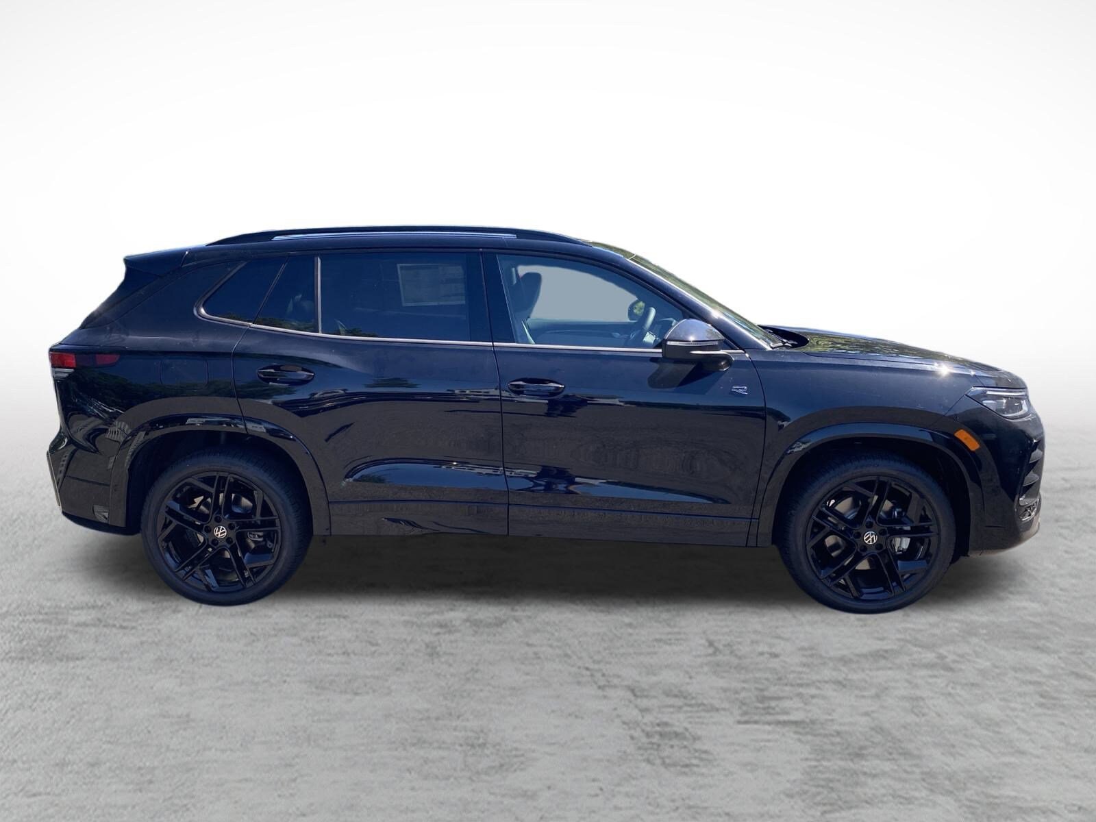 2025 Volkswagen Tiguan SE R-Line Black photo 4