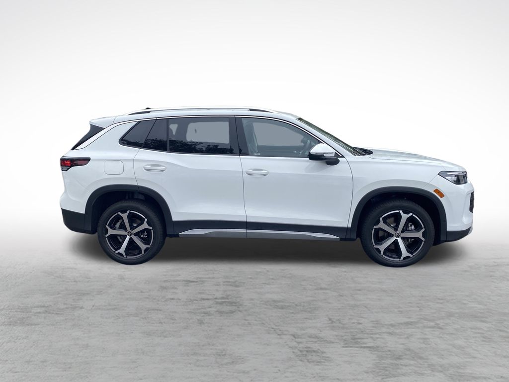 2025 Volkswagen Tiguan SE photo 4