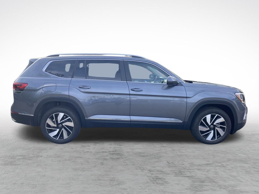 2025 Volkswagen Atlas SEL photo 2